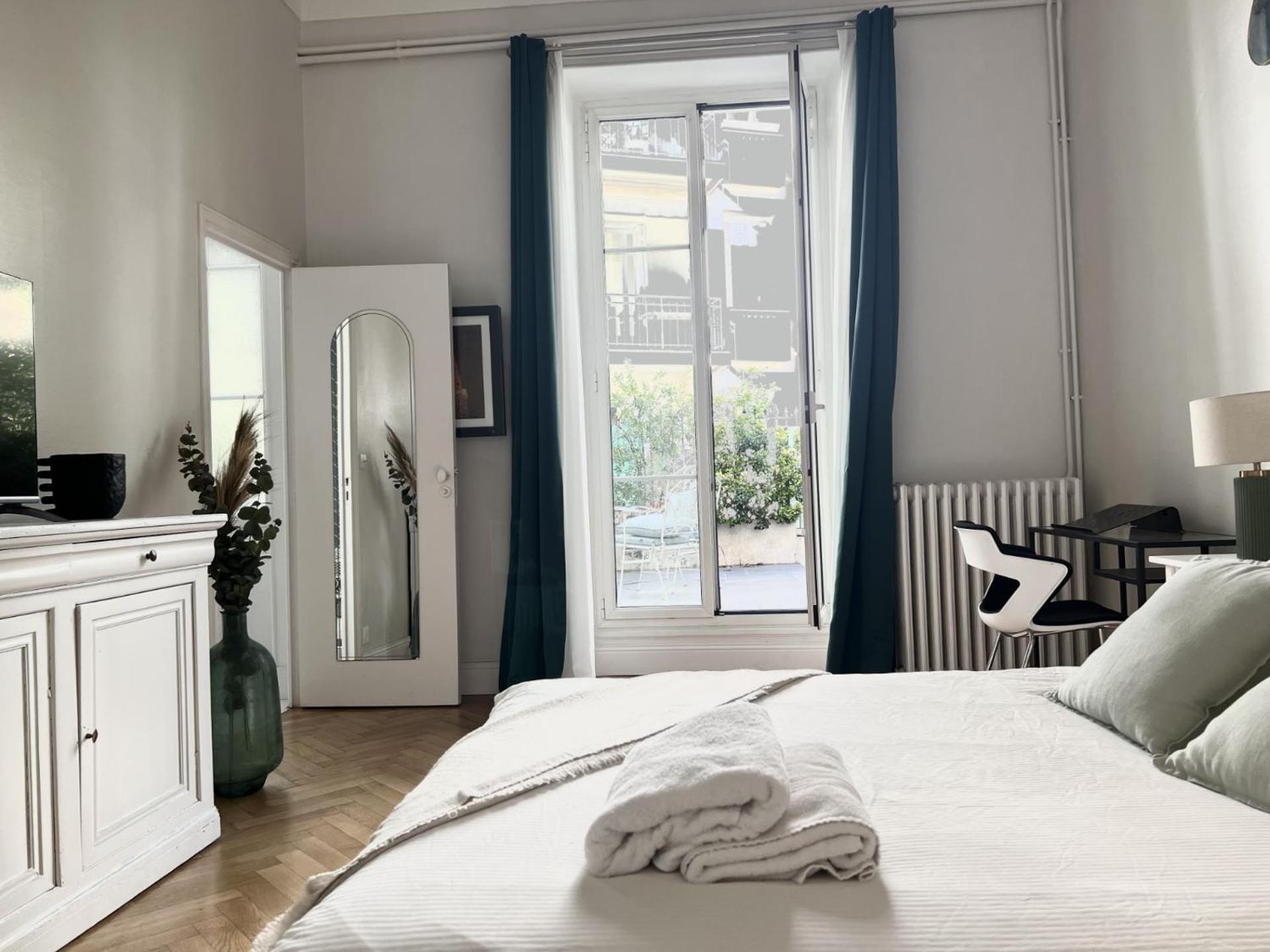 Superbe Appartement De 105 M2, Hyper Centre Avec Terrasse, Parking, A 5 Min De La Mer Νίκαια Εξωτερικό φωτογραφία